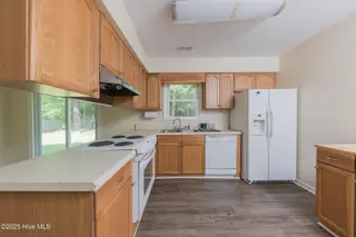 512 Walnut Drive, Jacksonville, NC 28540 – photo 18: 16KITCHEN