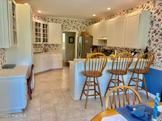 701 Discovery Bay, New Bern, NC 28562 — 3-bedroom home in Haywood Creek Landing, New Bern, NC, photo 10 of 26: Kitchen