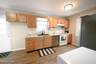 704 Henderson Drive, Jacksonville, NC 28540 – photo 13