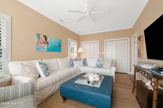 122 Front Street & Slip #5, Beaufort, NC 28516 — 4-bedroom home, Beaufort, NC, photo 23 of 63: First floor primary suite