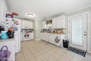 3726 Countryaire Drive, Ayden, NC 28513 – photo 5: 8-web-or-mls-BLS_0011