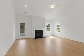 212 Windswept Lane, Beaufort, NC 28516 – photo 15: Living Room