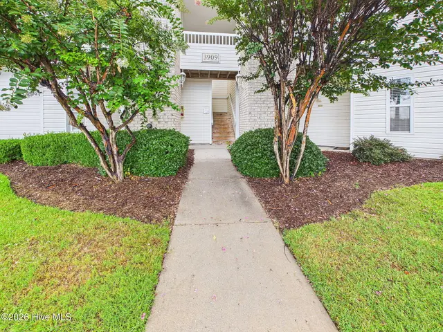 3909 Botsford Court Unit 103, Wilmington, NC 28412