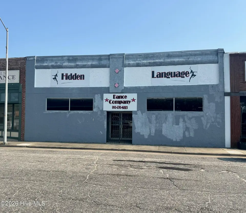 114 E Main Street, Whiteville, NC 28472 – photo 1 of 15: Front of 114 E Main Street