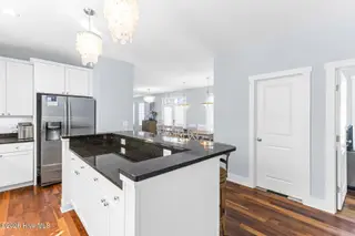 306 Coral Drive, Wrightsville Beach, NC 28480 — 5-bedroom home in Harbor Island, Wrightsville Beach, NC, photo 20 of 57: 017_306_coral_drive-14_297