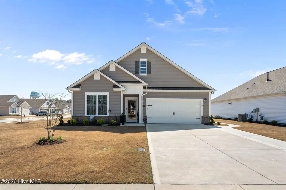 2001 Alizarin Lane, New Bern, NC 28562 – photo 1 of 33: Front of home