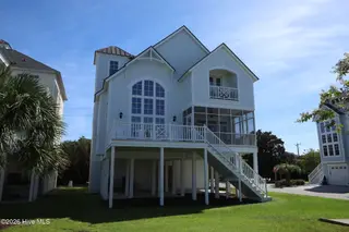 101 Sound Side Drive, Atlantic Beach, NC 28512 — 5-bedroom home in Bay Ridge, Atlantic Beach, NC, photo 2 of 65: 5-web-or-mls-IMG_1428