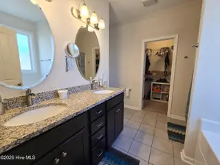 100 Bungalow Drive, New Bern, NC 28562 – photo 12: Master Bath sinks