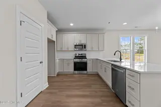 1008 Exeter Place, New Bern, NC 28562 – photo 10: 20-web-or-mls-DSC_1412