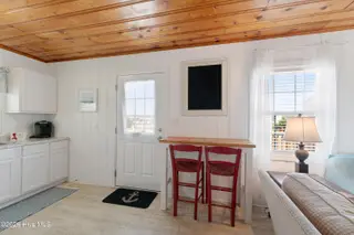 312 E Bogue Boulevard, Atlantic Beach, NC 28512 – photo 14: Dining area