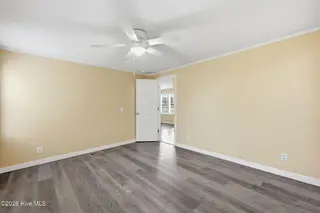 405 Lynchfield Drive, New Bern, NC 28560 – photo 10: Master Bedroom
