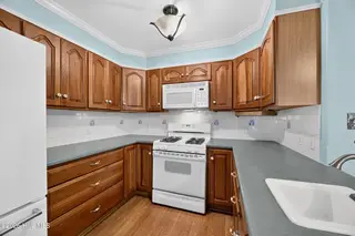 202 Queen Annes Road, Greenville, NC 27858 – photo 12: 032_DSC_4404