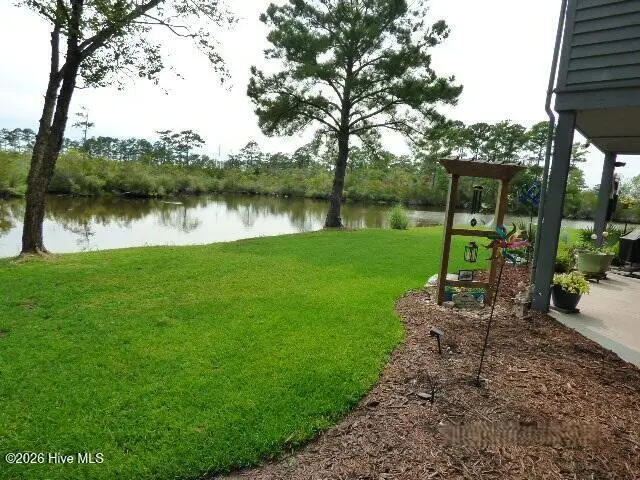 10082 Windward Drive, New Bern, NC 28560 – photo 1 of 34: 01_beyc6a5bf286dc183