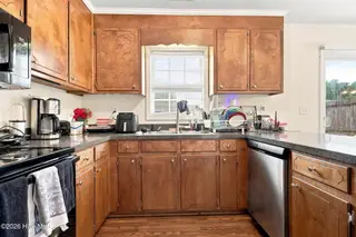 1216 Cross Creek Circle X6, Greenville, NC 27834 – photo 20: 26-web-or-mls-IMG_0026