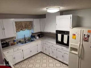 1701 S Nc 41 And 111 Highway, Beulaville, NC 28518 — 4-bedroom home, Beulaville, NC, photo 12 of 27: kitchen