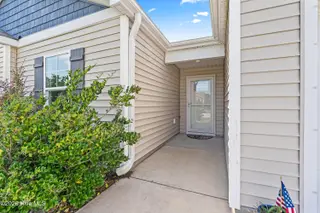 19 Evian Court, Hampstead, NC 28443 — 3-bedroom home in Hope Creek, Hampstead, NC, photo 13 of 49