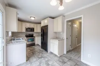 213 Loren Road, Hubert, NC 28539 – photo 11: Kitchen