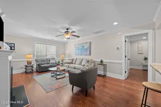 1620 Brook Hollow Drive A, Greenville, NC 27834 – photo 11: 17-web-or-mls-LHV_8304