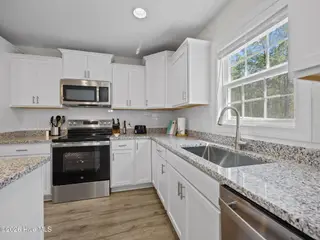 471 Pebble Shore Drive, Sneads Ferry, NC 28460 – photo 11: 11-web-or-mls-471 Pebble Shore Dr. 24