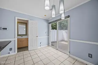 1107 Grovemont Drive D9, Greenville, NC 27834 – photo 14: 28-web-or-mls-IMG_2539