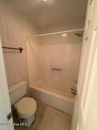 143 W Victoria Court, Greenville, NC 27834 – photo 8: IMG_4323