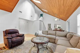 216 Lord Granville Drive, Morehead City, NC 28557 – photo 5: 8-web-or-mls-216 Lord Granville 039