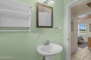 103 24th Street, Emerald Isle, NC 28594 — 4-bedroom townhome in Emerald Isle By The Sea, Emerald Isle, NC, photo 13 of 51: Bathroom