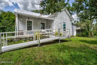 302 W 1st Street, Tarboro, NC 27886 – photo 2: 002-302West1stStreet-Tarboro-NC-27886-SM