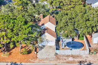 204 NE 36th Street, Oak Island, NC 28465 – photo 7: 13-kahunaphoto