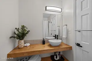 651 Salter Path Road 20b, Pine Knoll Shores, NC 28512 – photo 23: Full Bathroom 2