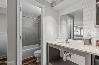 The Islander Suites, Emerald Isle — 1-bedroom condo in The Islander Suites, Emerald Isle, NC, photo 10 of 23: Bathroom