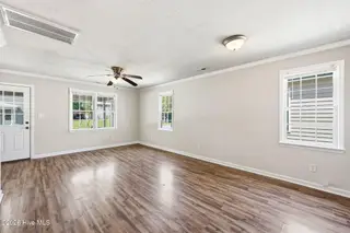 1812 Greensboro Street, New Bern, NC 28560 – photo 10: 6-web-or-mls-0C0A5975_edit