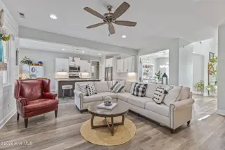 422 Lanyard Drive, Newport, NC 28570 – photo 18: Main Living Area