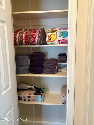 103 W Heron Court, Elizabeth Cty, NC 27909 – photo 23: 103 W Heron Linen closet