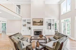 6932 Runningbrook Terrace, Wilmington, NC 28411 — 5-bedroom home in Demarest Landing, Wilmington, NC, photo 16 of 53: Great Room Built Ins