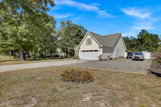 1031 Washington Acres Road, Hampstead, NC 28443 — 3-bedroom home in Washington Acres, Hampstead, NC, photo 2 of 56