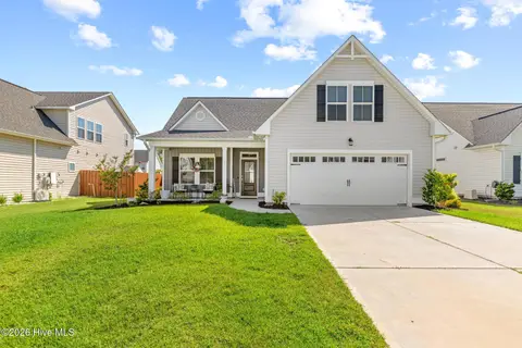 37 W Weatherbee Way, Hampstead