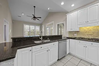 509 S Middleton Drive NW, Calabash, NC 28467 – photo 12: 33-web-or-mls-IMG_2483