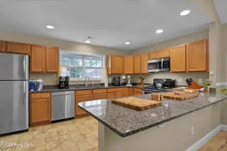 7773 Cypress Island Drive, Wilmington, NC 28412 — 3-bedroom home in Cypress Island, Wilmington, NC, photo 9 of 38