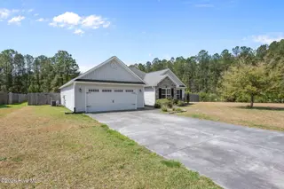 100 Apple Drive, Havelock, NC 28532 — 3-bedroom home in 306 Estates, Havelock, NC, photo 5 of 48: 47-web-or-mls-DSC_7928