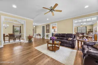 8746 Ramsbury Way, Wilmington, NC 28411 — 4-bedroom home in Plantation Landing, Wilmington, NC, photo 13 of 49: 13_living room