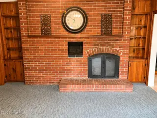 1902 Trent Boulevard, New Bern, NC 28560 – photo 12: Family Room with fireplace
