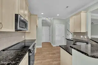 4907 Whitner Drive, Wilmington, NC 28409 — 3-bedroom townhome in Holly Glen, Wilmington, NC, photo 8 of 37