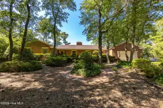 105 Magnolia Court, Pine Knoll Shores, NC 28512 – photo 3: 8-web-or-mls-chadwick-visuals-105-magnol