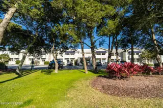 602 W Fort Macon Road 139, Atlantic Beach, NC 28512 – photo 2: palm-suites-23
