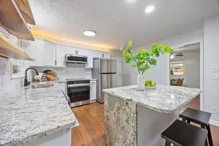 912 N Glenwood Trail, Southern Pines, NC 28387 – photo 14: 912 N Glenwood-22