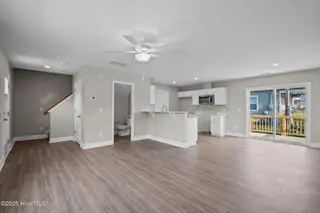 925 Campbell Street, Wilmington, NC 28401 – photo 8: 14-web-or-mls-DSC03438
