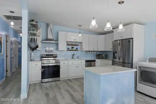 601 Emerald Drive, Emerald Isle, NC 28594 – photo 21: Kitchen