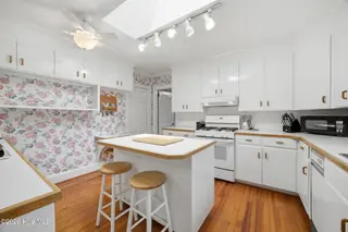 1904 York Street, Kinston, NC 28504 – photo 15: 39-web-or-mls-img_5196