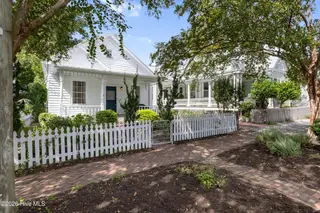 414 S 2nd Street, Wilmington, NC 28401 — 2-bedroom home in Historic District, Wilmington, NC, photo 4 of 52